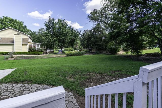 1043 Wash Lee SW Drive, Lilburn, GA 30047