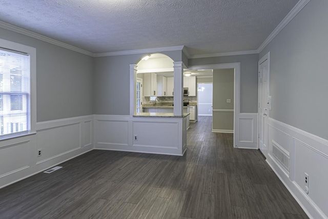 1043 Wash Lee SW Drive, Lilburn, GA 30047