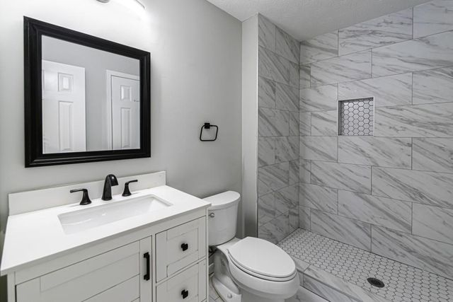 1043 Wash Lee SW Drive, Lilburn, GA 30047