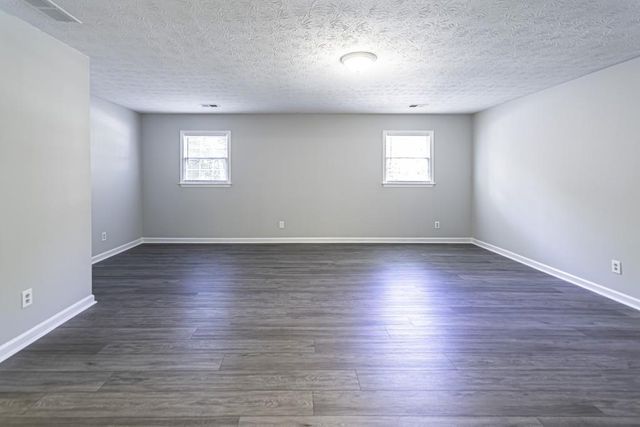 1043 Wash Lee SW Drive, Lilburn, GA 30047