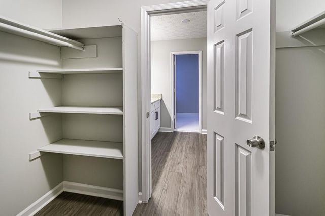 1043 Wash Lee SW Drive, Lilburn, GA 30047