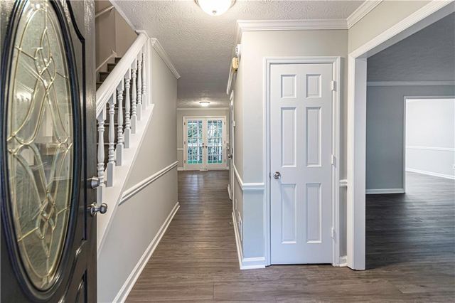 1043 Wash Lee SW Drive, Lilburn, GA 30047