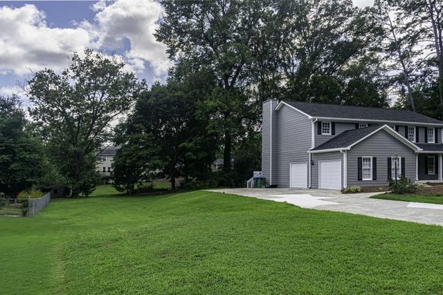 1043 Wash Lee SW Drive, Lilburn, GA 30047