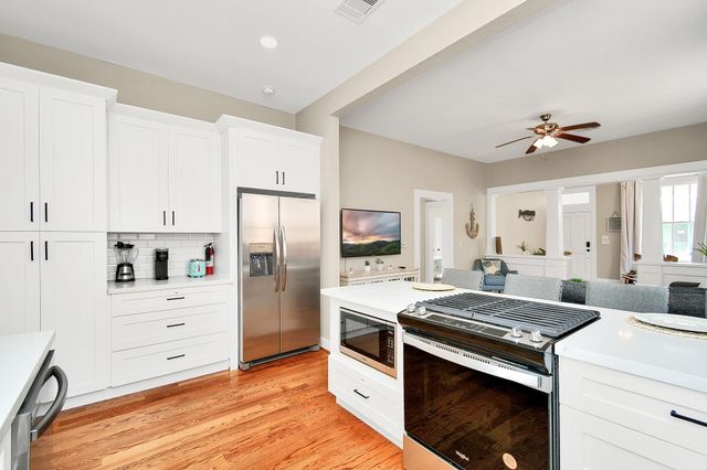 1118 Avenue K, Galveston, TX 77550