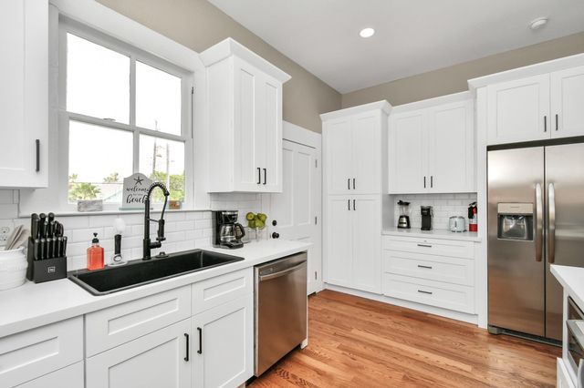 1118 Avenue K, Galveston, TX 77550