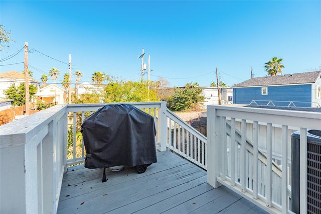 1118 Avenue K, Galveston, TX 77550