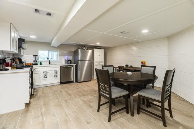 1118 Avenue K, Galveston, TX 77550