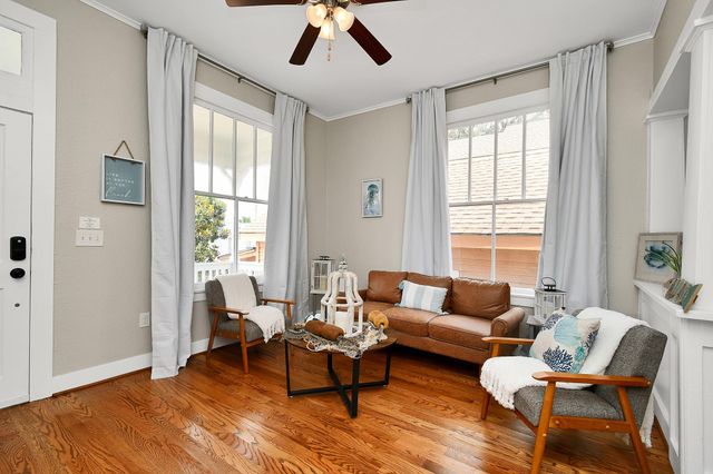 1118 Avenue K, Galveston, TX 77550