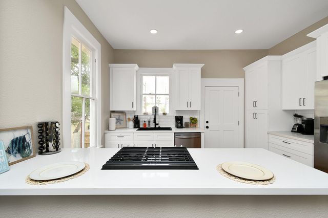 1118 Avenue K, Galveston, TX 77550