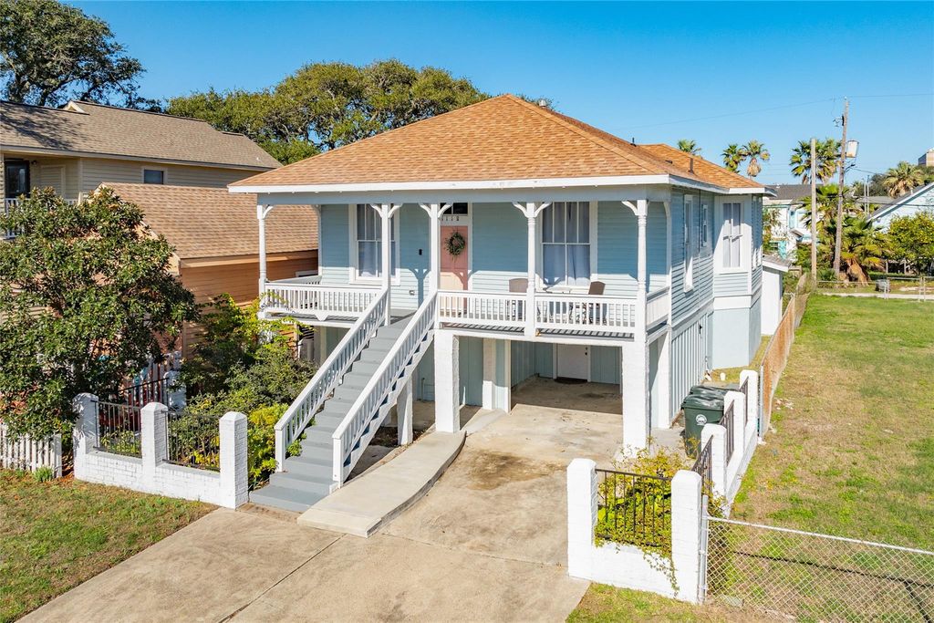 1118 Avenue K, Galveston, TX 77550