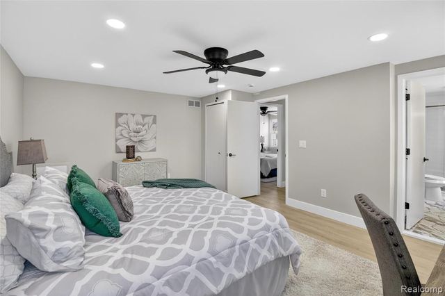 42142 Gladwin Street, Northville, MI 48167