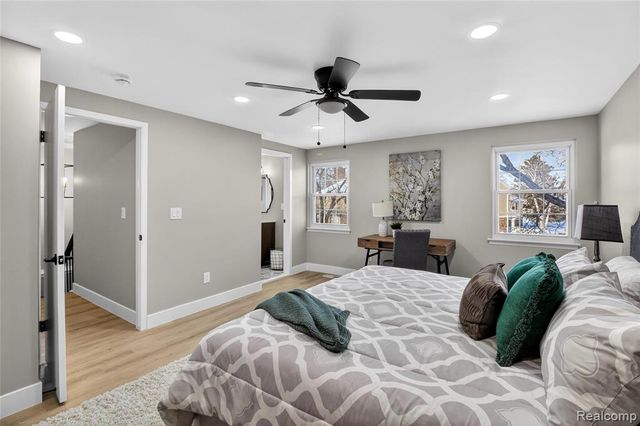 42142 Gladwin Street, Northville, MI 48167