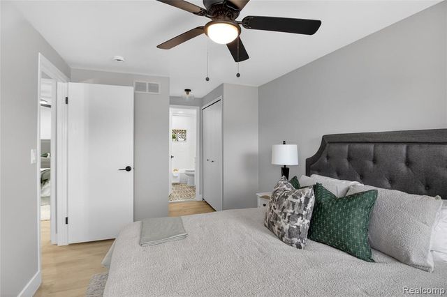 42142 Gladwin Street, Northville, MI 48167