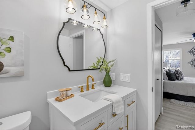 42142 Gladwin Street, Northville, MI 48167