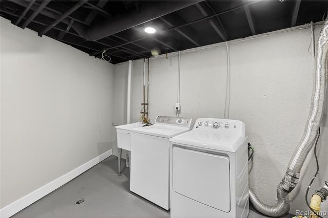 42142 Gladwin Street, Northville, MI 48167