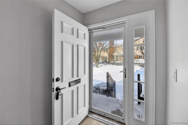 42142 Gladwin Street, Northville, MI 48167