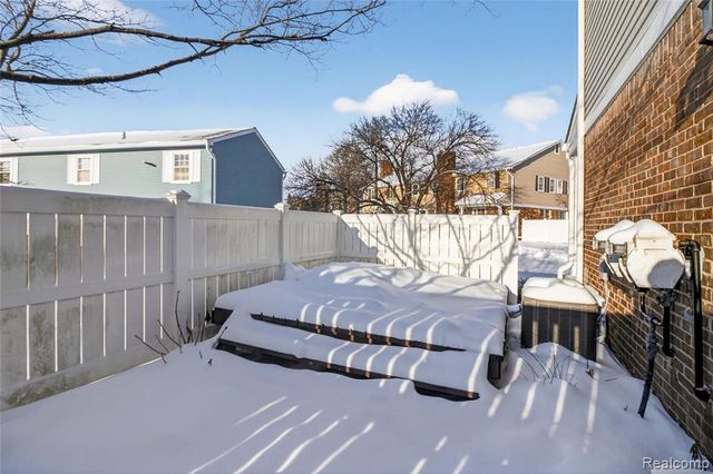 42142 Gladwin Street, Northville, MI 48167