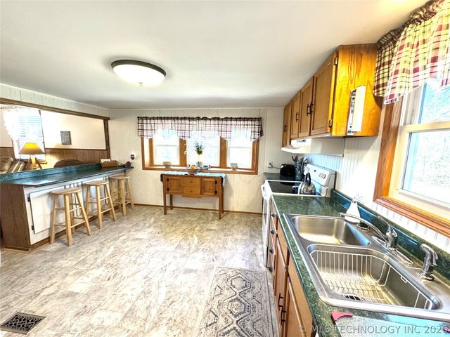 39 Honeydo Lane, Stigler, OK 74462