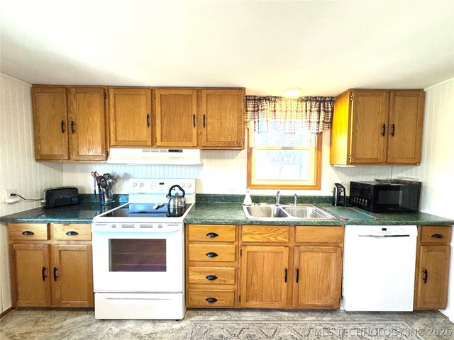 39 Honeydo Lane, Stigler, OK 74462