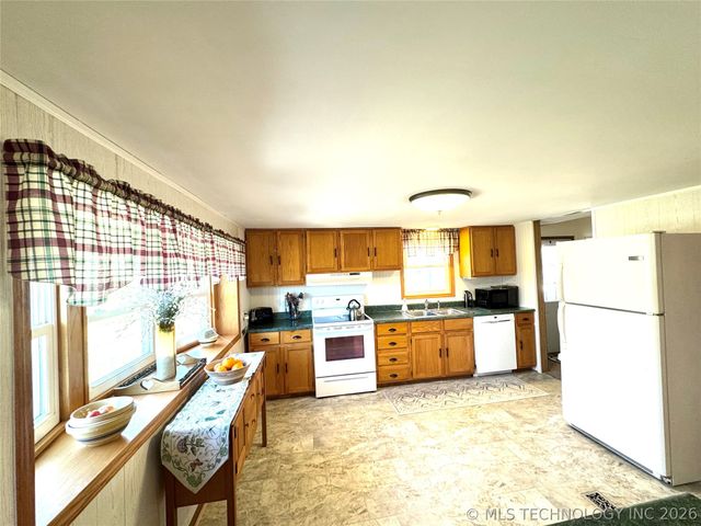 39 Honeydo Lane, Stigler, OK 74462