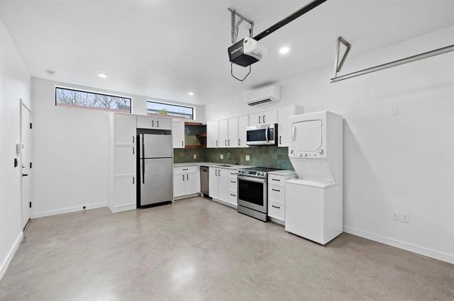 1100 Brass ST 2B, Austin, TX 78702
