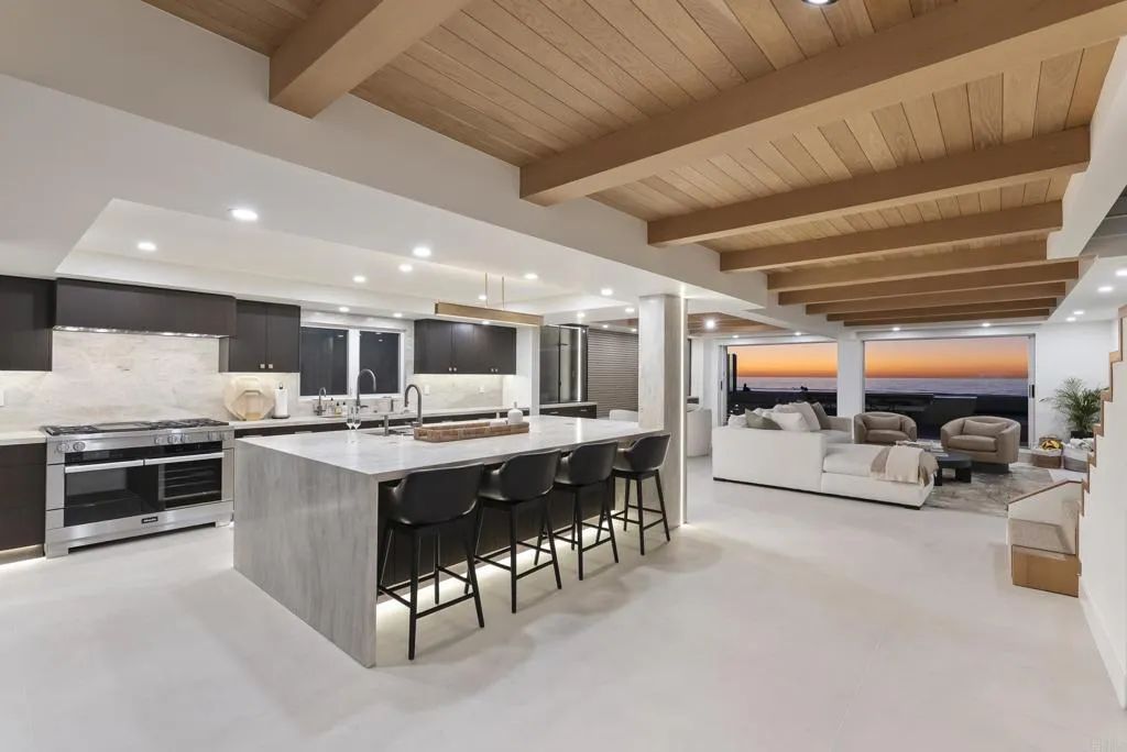 2016 Ocean Front, Del Mar, CA 92014