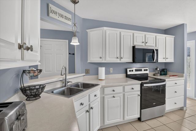 18121 Lisbon Drive, South Bend, IN 46637