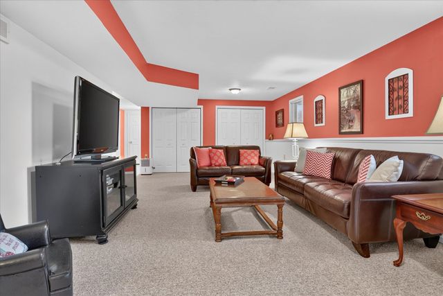 18121 Lisbon Drive, South Bend, IN 46637