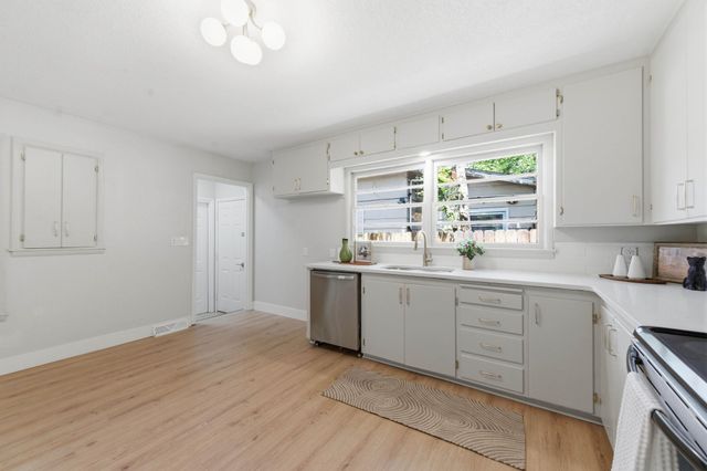 636 S Rutan Ave, Wichita, KS 67218