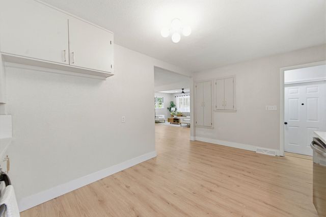 636 S Rutan Ave, Wichita, KS 67218