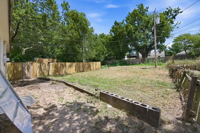 636 S Rutan Ave, Wichita, KS 67218