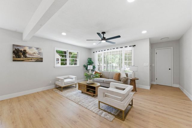 636 S Rutan Ave, Wichita, KS 67218