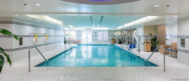 6000 Royal Court 6202, North Hills, NY 11040