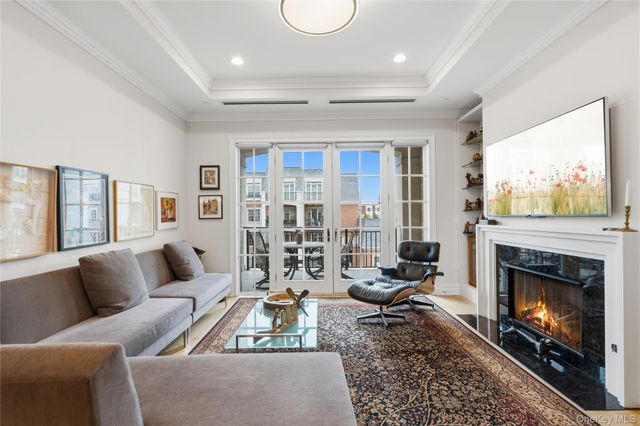 6000 Royal Court 6202, North Hills, NY 11040