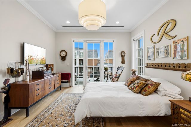 6000 Royal Court 6202, North Hills, NY 11040