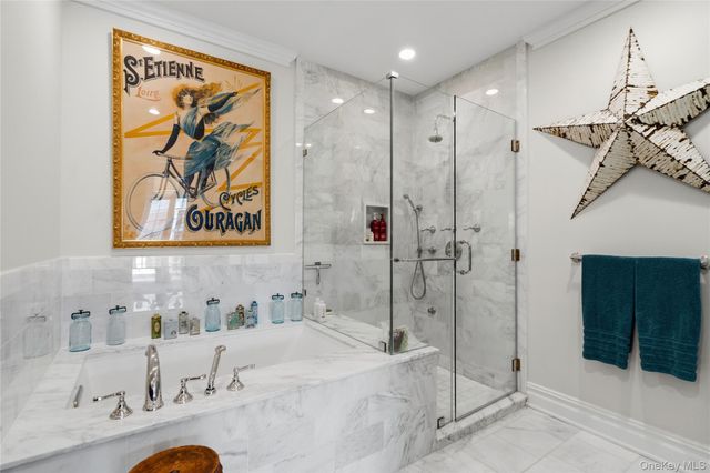 6000 Royal Court 6202, North Hills, NY 11040
