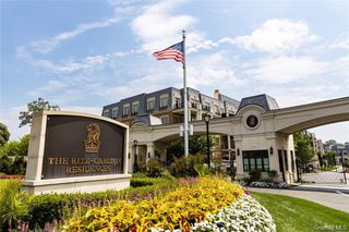6000 Royal Court 6202, North Hills, NY 11040