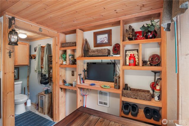 30 N Deer Court, Hoodsport, WA 98548
