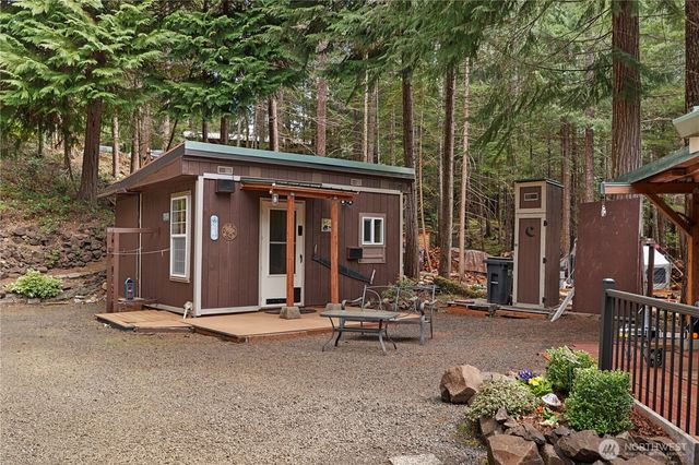 30 N Deer Court, Hoodsport, WA 98548