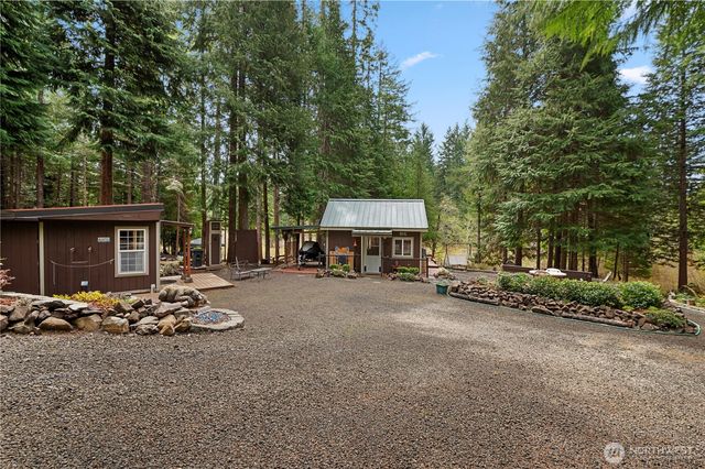 30 N Deer Court, Hoodsport, WA 98548