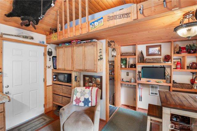 30 N Deer Court, Hoodsport, WA 98548