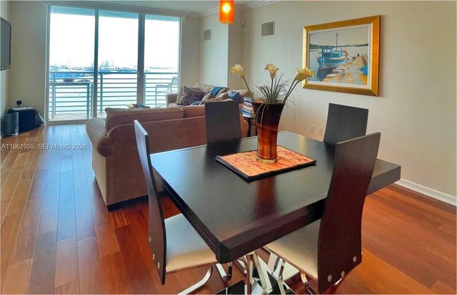 335 S Biscayne Blvd 2212, Miami, FL 33131