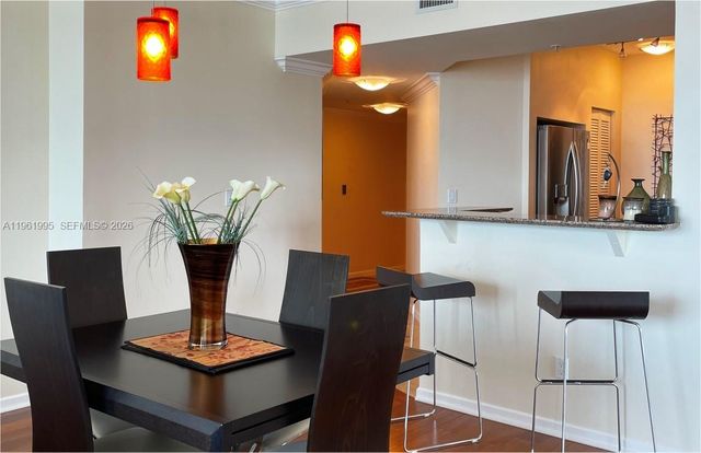 335 S Biscayne Blvd 2212, Miami, FL 33131