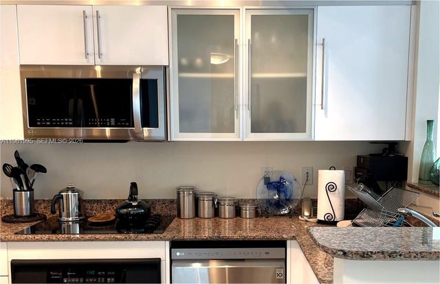 335 S Biscayne Blvd 2212, Miami, FL 33131