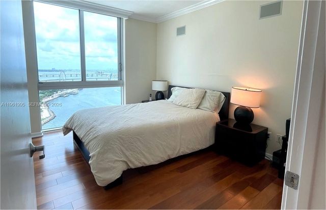 335 S Biscayne Blvd 2212, Miami, FL 33131