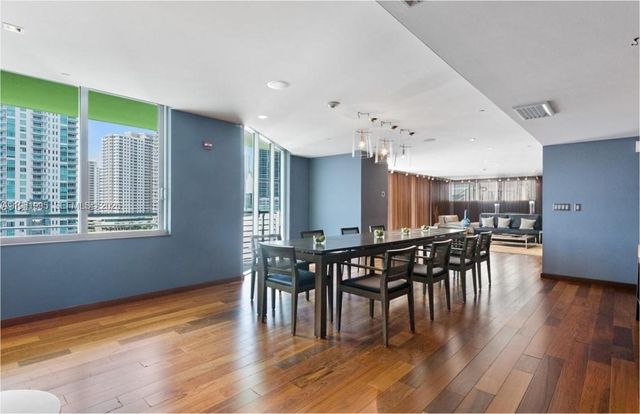 335 S Biscayne Blvd 2212, Miami, FL 33131