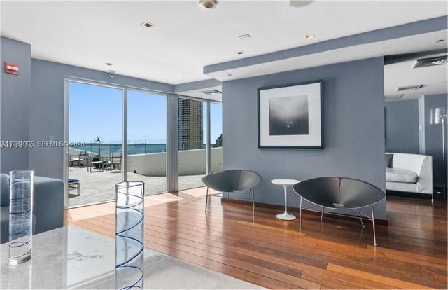 335 S Biscayne Blvd 2212, Miami, FL 33131