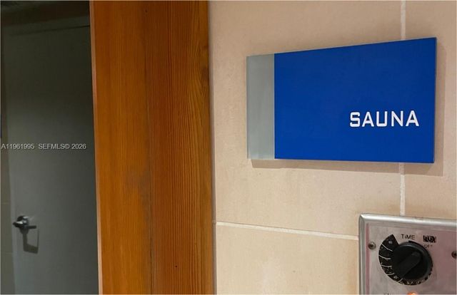 335 S Biscayne Blvd 2212, Miami, FL 33131