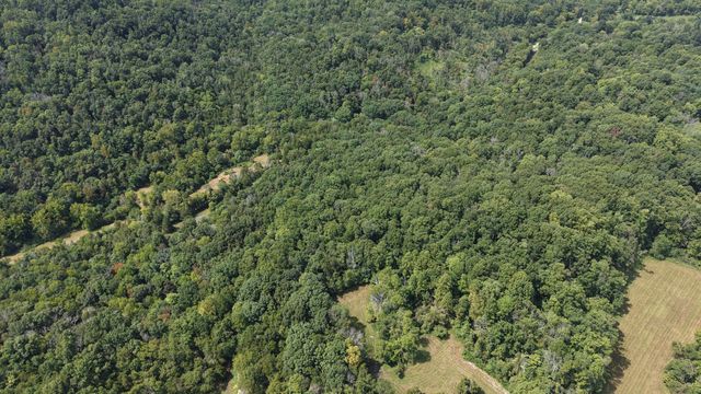 121 Madden Private Ln, Bethpage, TN 37022