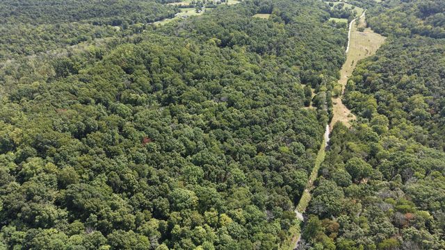121 Madden Private Ln, Bethpage, TN 37022